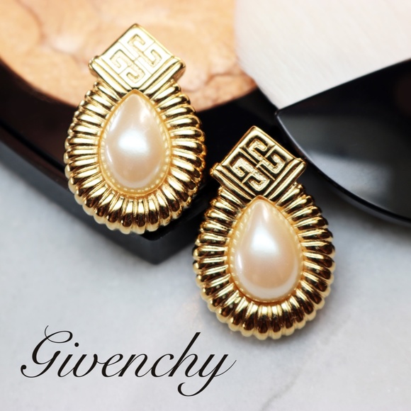 ⚜️ Givenchy Logo & Teardrop Pearl PiercedEarrings - Picture 1 of 15